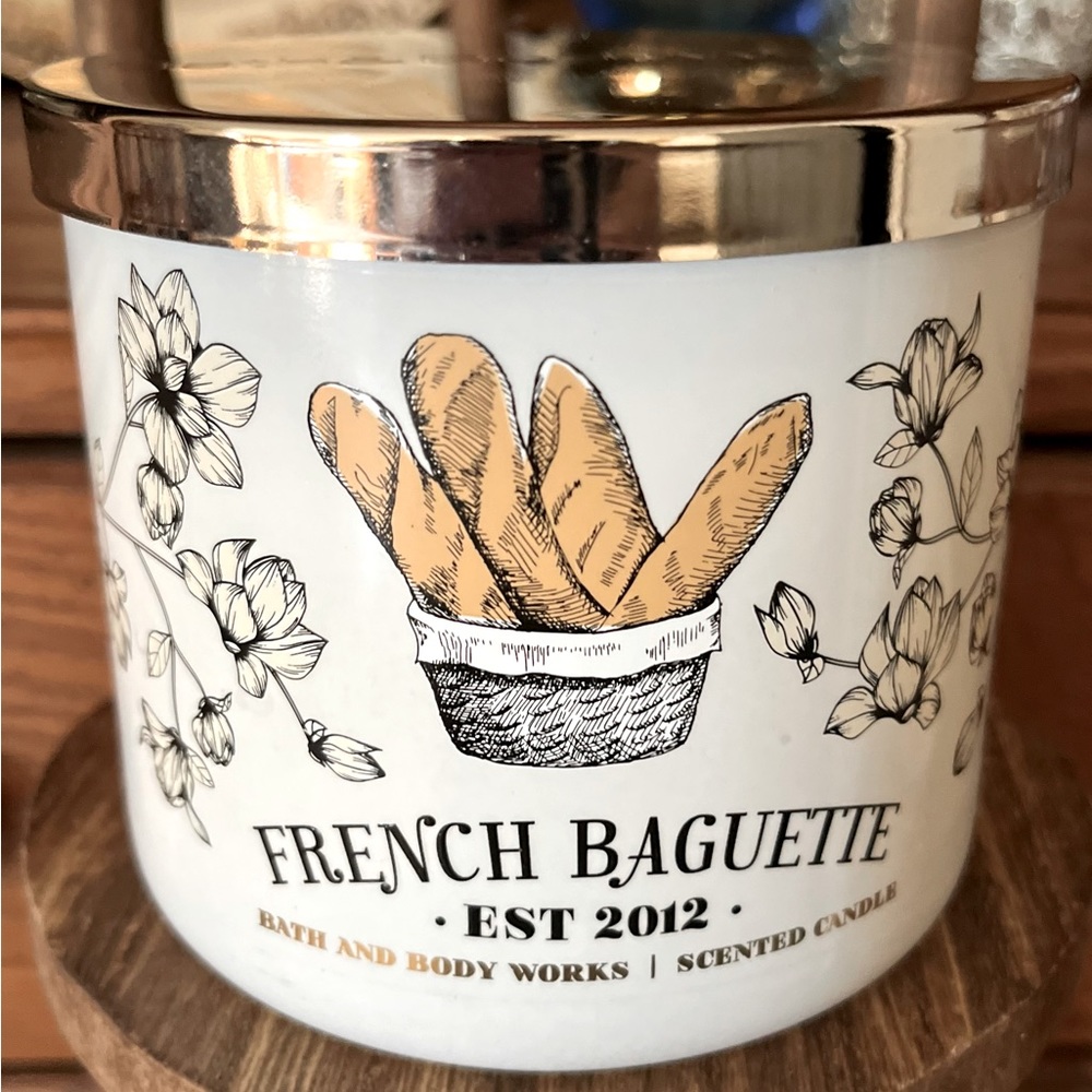 White Barn Bath & Body Works 3 Wick Candle - French Baguette